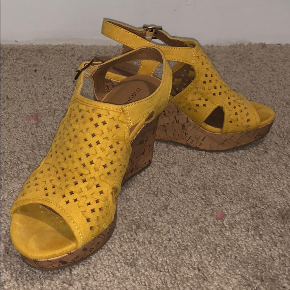 Yellow heels!